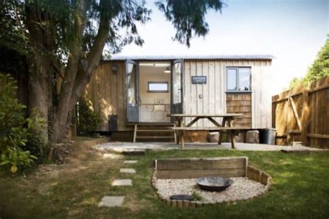 keyham retreat|Home / Luxury glamping / Shepherd huts / Hideaway / .